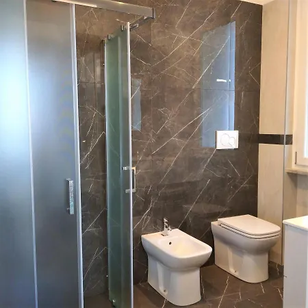 Apartament Astrid House Stresa