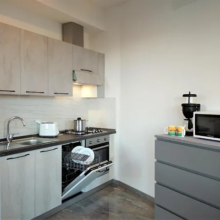 Apartament Astrid House Stresa